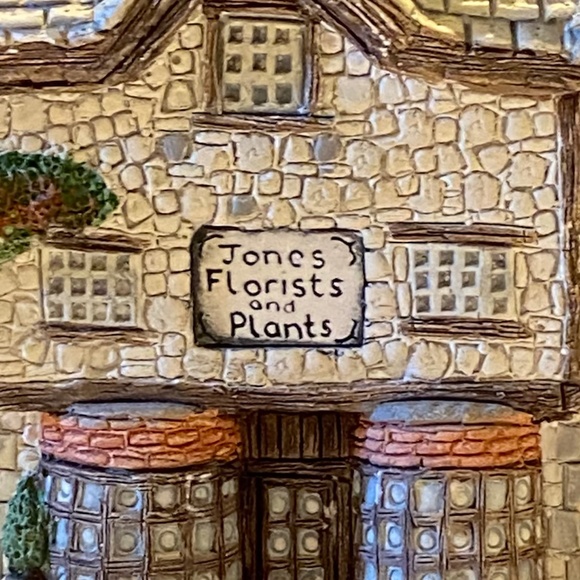 Vintage Naturecraft Figurine Jones Florist #11 by Peter Tomlins 1985 - Picture 5 of 9